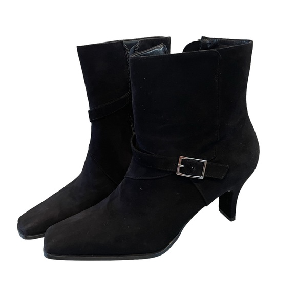 Gianni Bini heeled boots - Picture 2 of 5